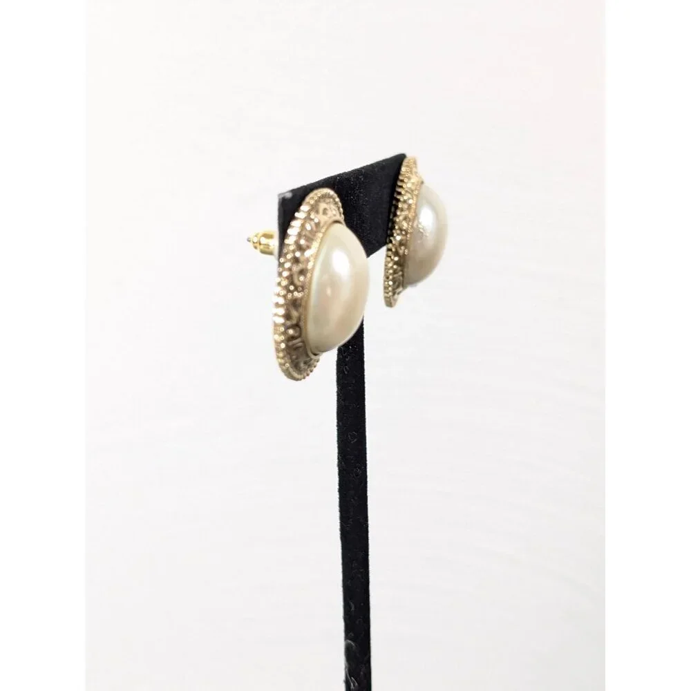 Vintage‎ 1928 Cream Oval Faux Pearl Cabochon Halo Classic Earrings Pierced